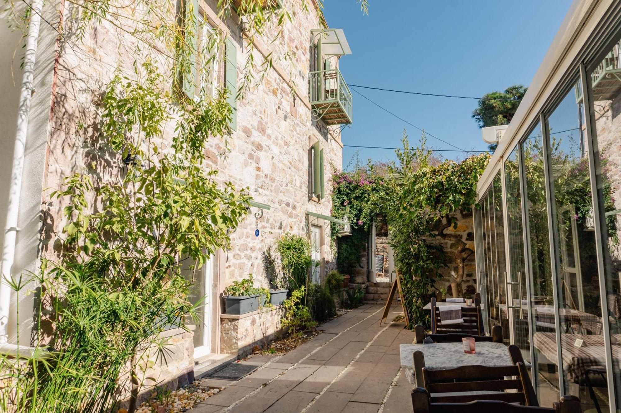 ホテル Cunda Ilios Ayvalı エクステリア 写真
